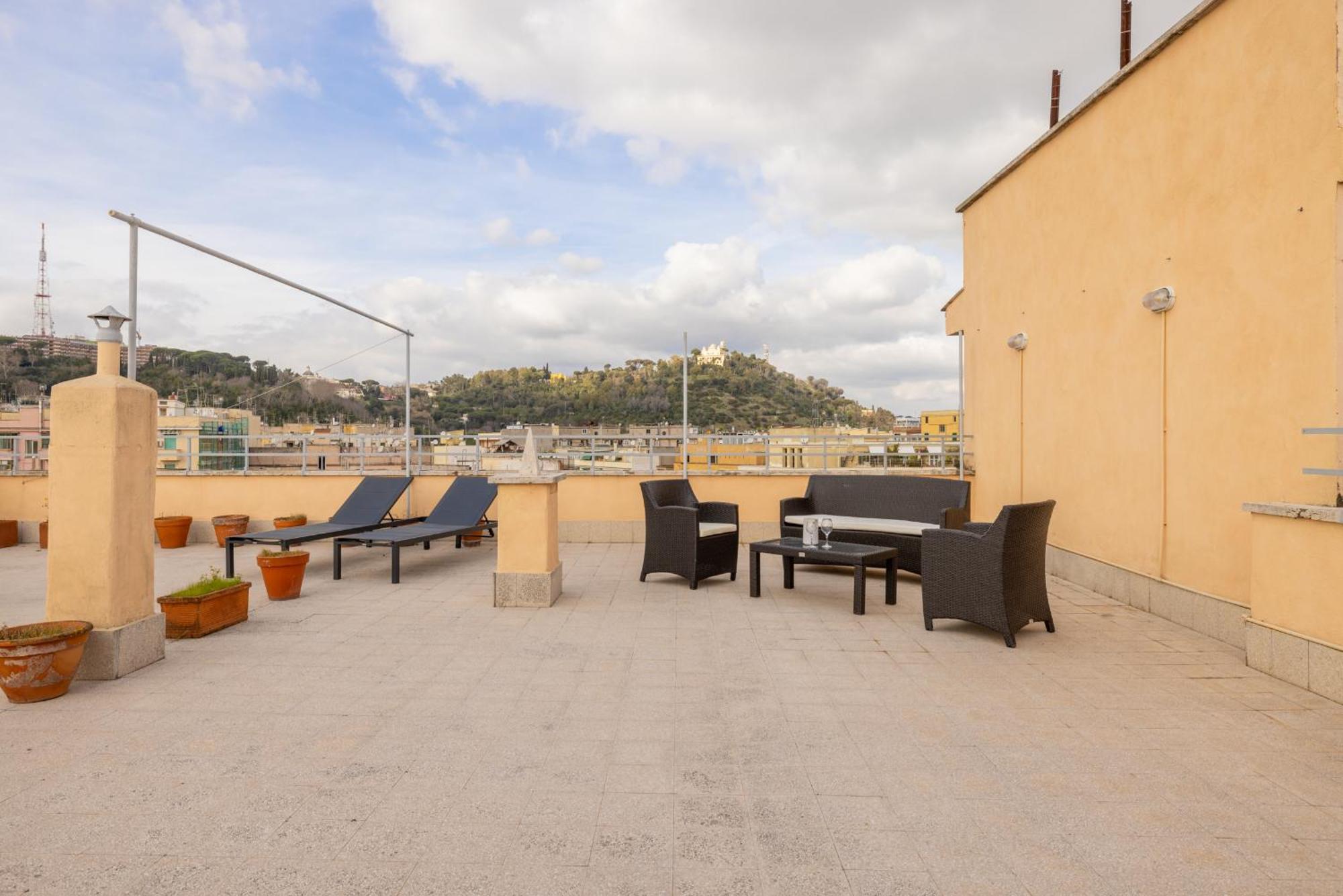 Top Floor Apt With Rooftop Terrace Near St. Peter Rome Bagian luar foto