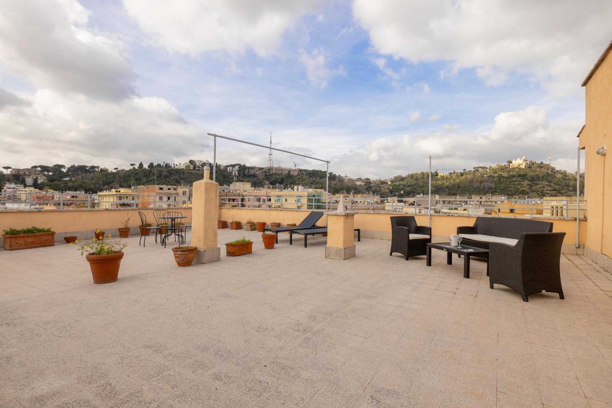 Top Floor Apt With Rooftop Terrace Near St. Peter Rome Bagian luar foto