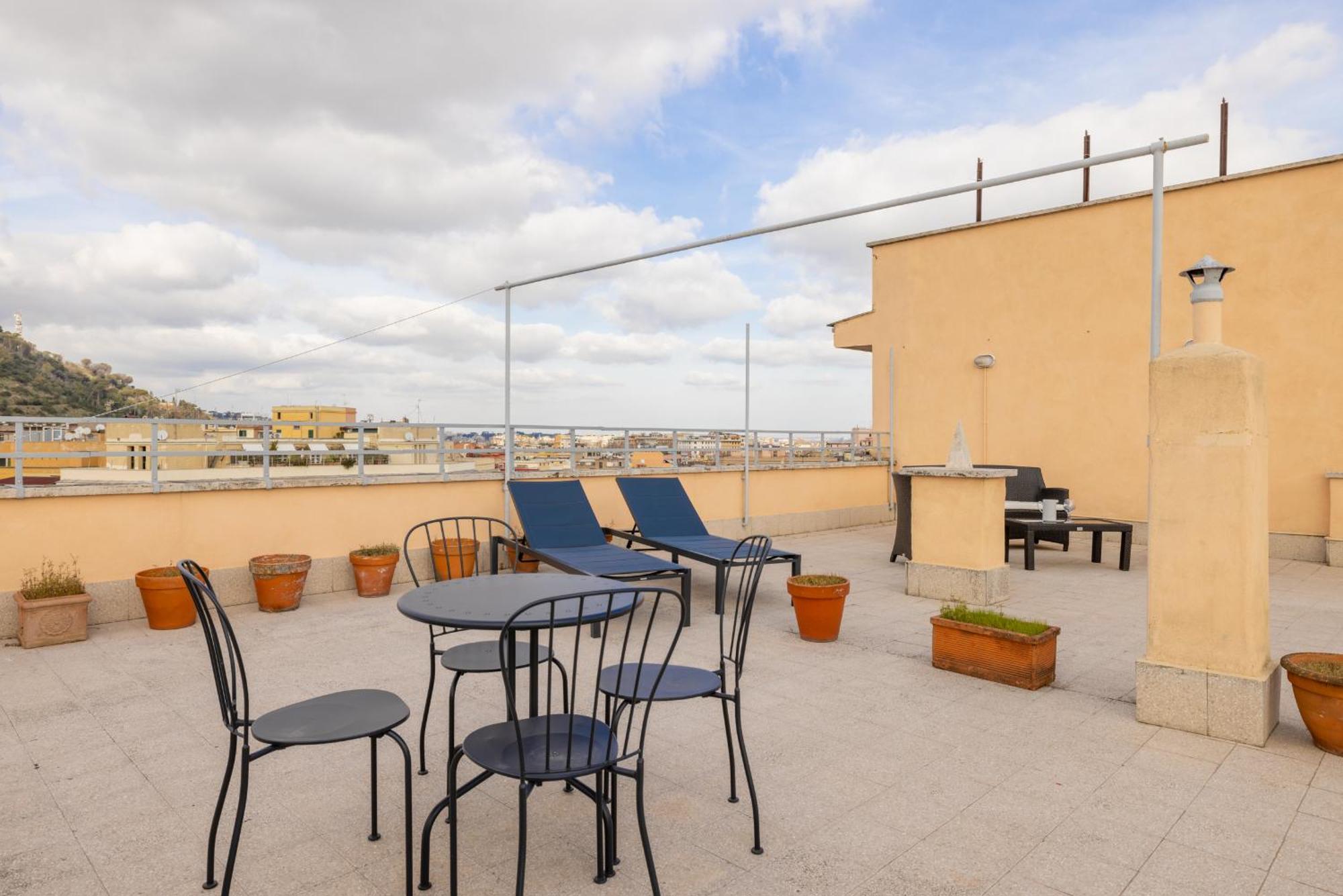 Top Floor Apt With Rooftop Terrace Near St. Peter Rome Bagian luar foto